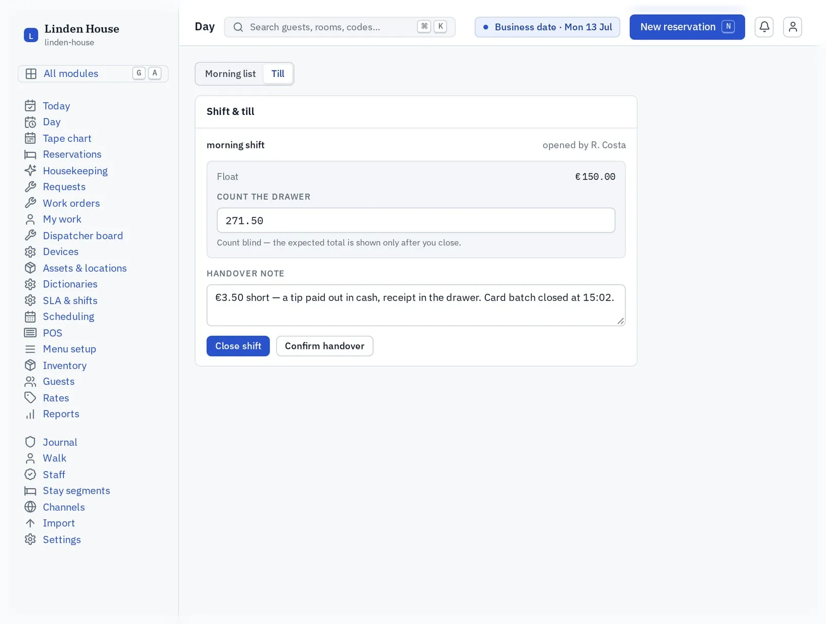 Team: Shifts and handovers on a tablet